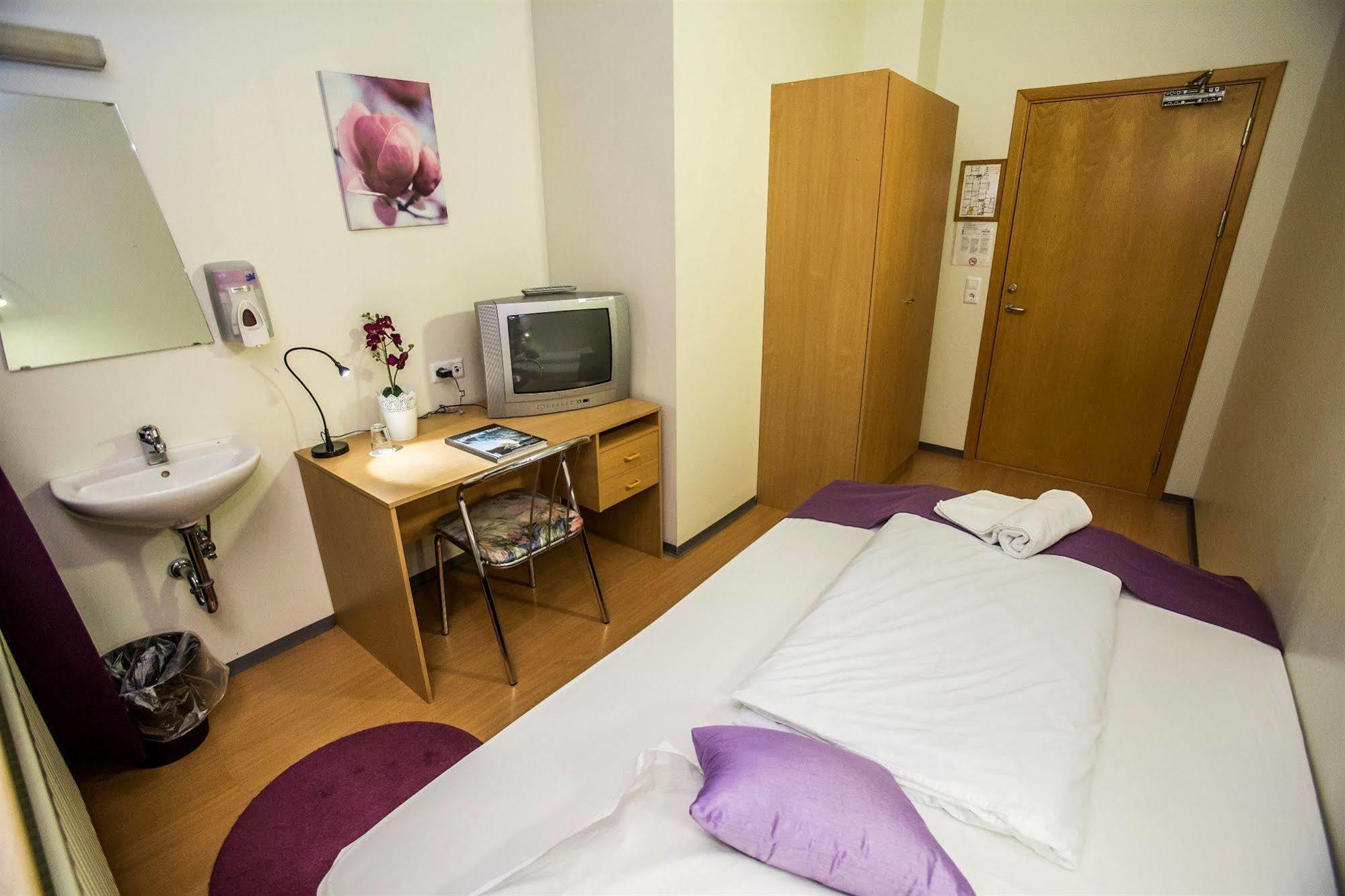 Capital-Inn Hostel 雷克雅維克 外观 照片